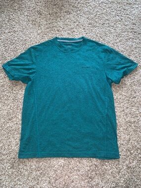 Eddie Bauer Men's Teal Short-Sleeve Performance FreeDry Dri-Fit T-Shirt medium